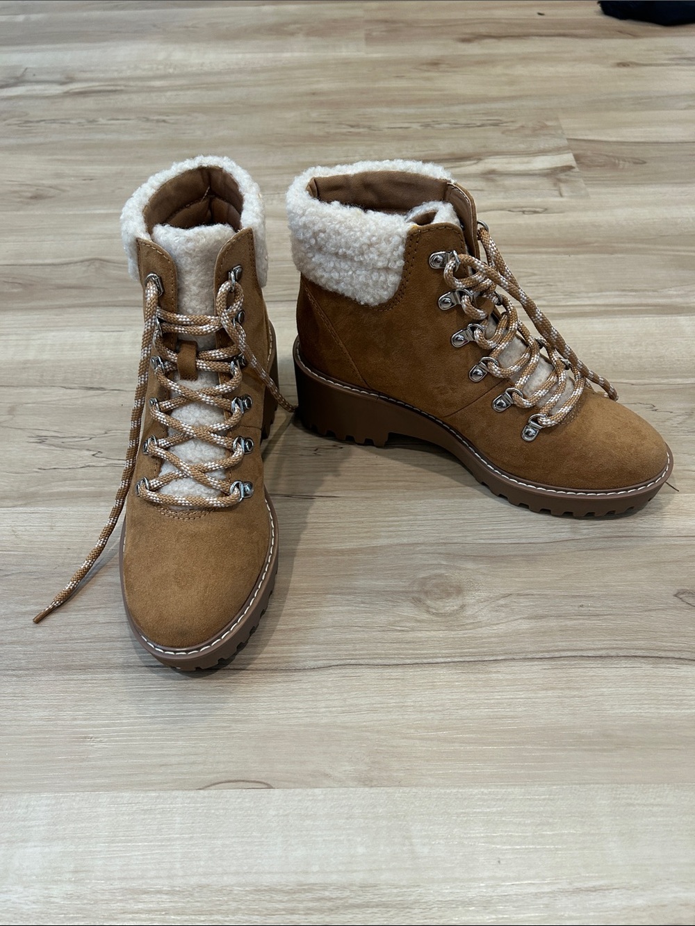 Women's Tan Faux-Suede Sherpa Lace-Up Ankle Boots